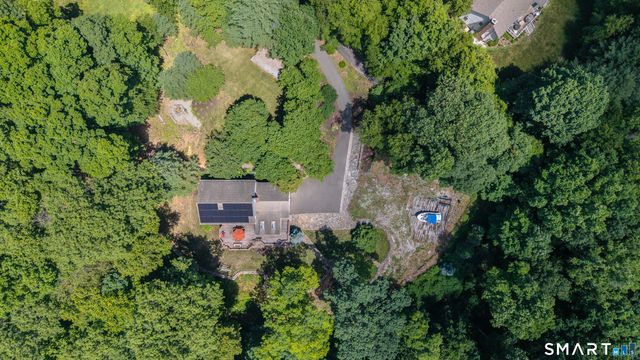 17 Sweet Meadow Road, Newtown, CT 06470