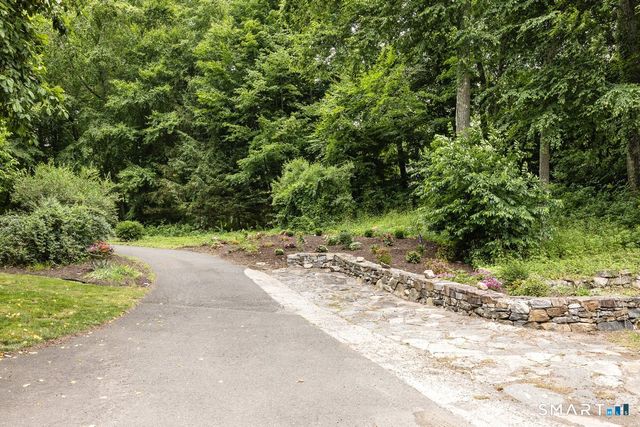 17 Sweet Meadow Road, Newtown, CT 06470