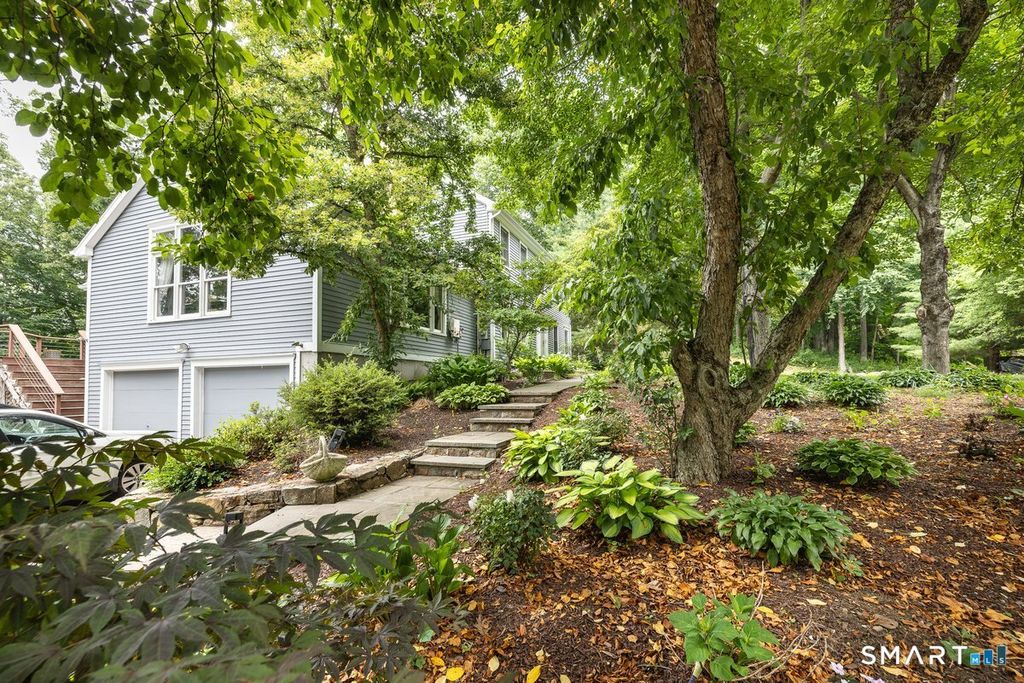17 Sweet Meadow Road, Newtown, CT 06470