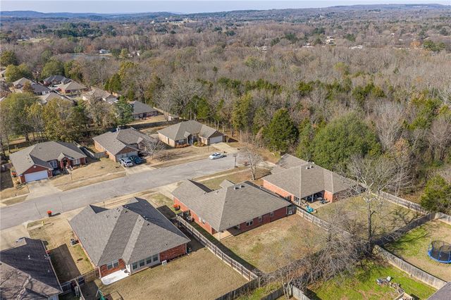 2722 Hills Boulevard, Van Buren, AR 72956