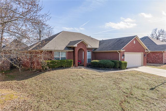 2722 Hills Boulevard, Van Buren, AR 72956