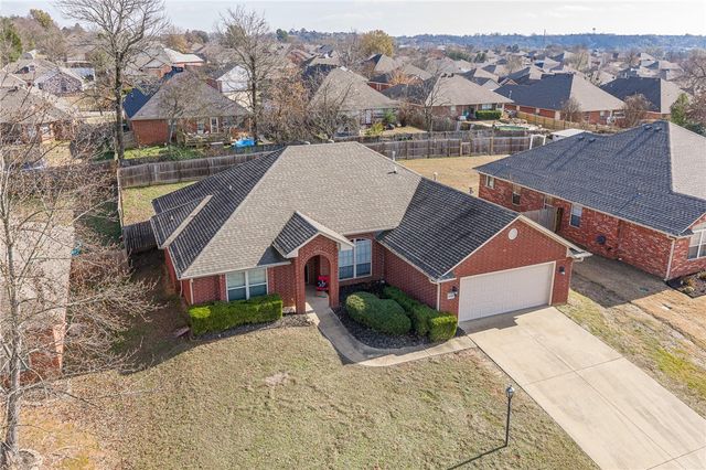 2722 Hills Boulevard, Van Buren, AR 72956