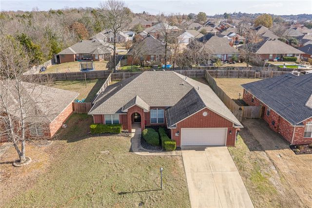 2722 Hills Boulevard, Van Buren, AR 72956