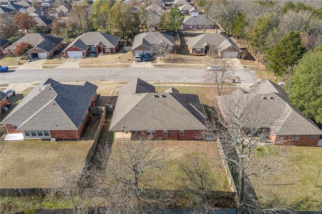 2722 Hills Boulevard, Van Buren, AR 72956