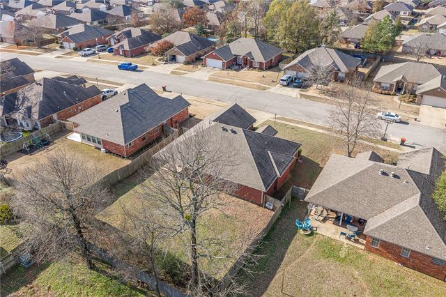 2722 Hills Boulevard, Van Buren, AR 72956