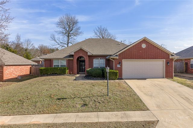 2722 Hills Boulevard, Van Buren, AR 72956