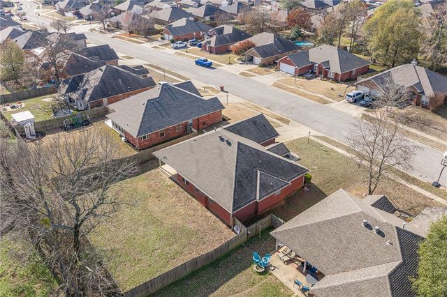 2722 Hills Boulevard, Van Buren, AR 72956