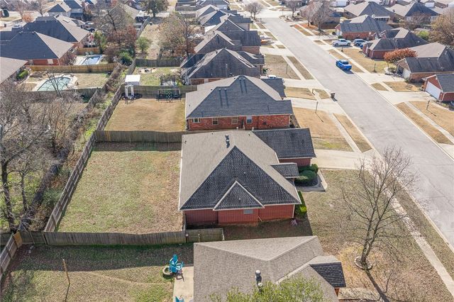 2722 Hills Boulevard, Van Buren, AR 72956