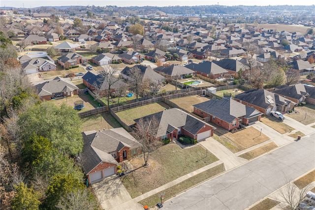 2722 Hills Boulevard, Van Buren, AR 72956