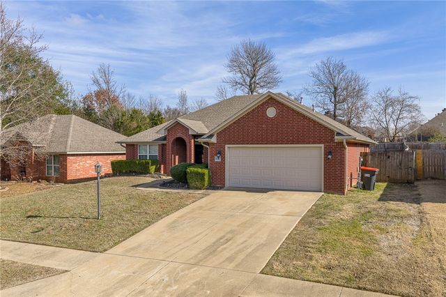 2722 Hills Boulevard, Van Buren, AR 72956