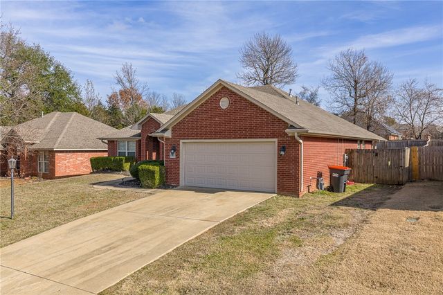 2722 Hills Boulevard, Van Buren, AR 72956