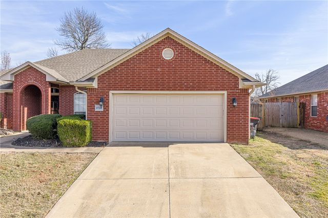 2722 Hills Boulevard, Van Buren, AR 72956