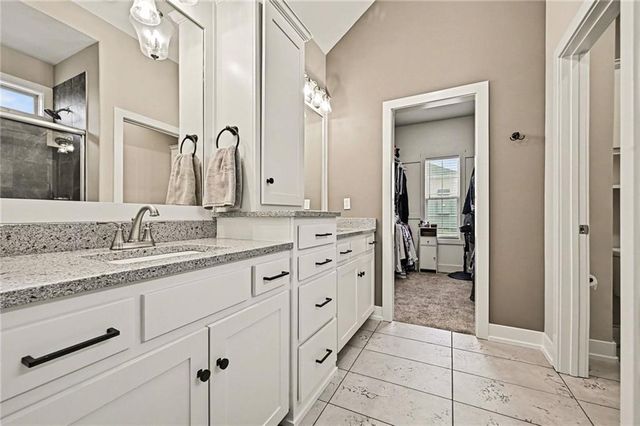 8715 NW 74th Terrace, Kansas City, MO 64152