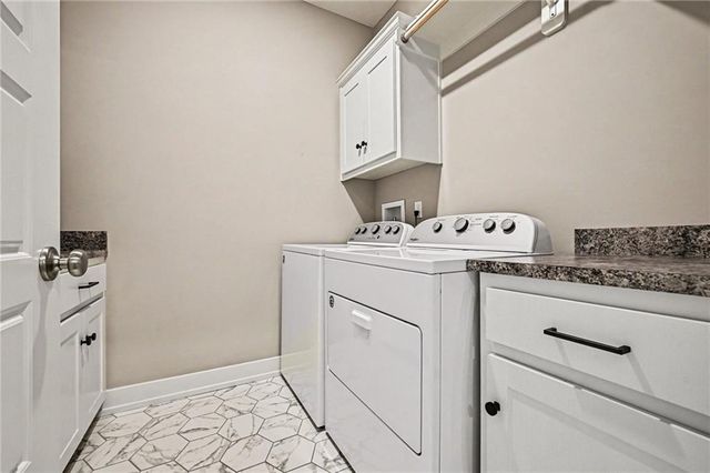 8715 NW 74th Terrace, Kansas City, MO 64152