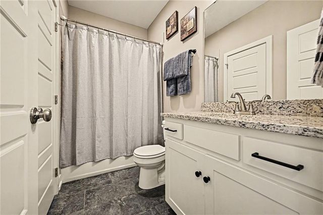 8715 NW 74th Terrace, Kansas City, MO 64152