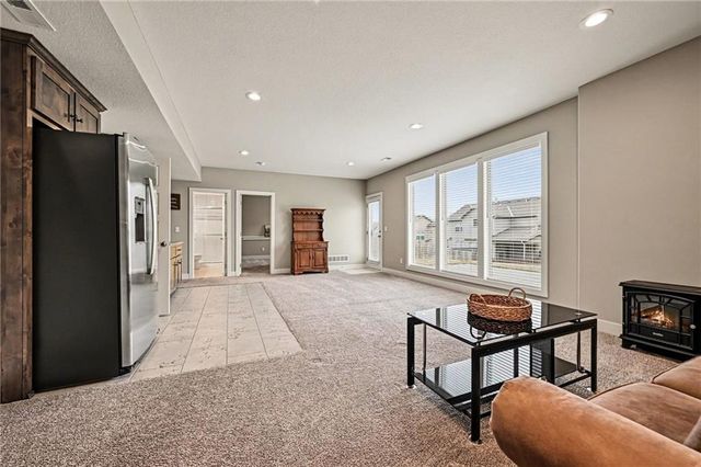 8715 NW 74th Terrace, Kansas City, MO 64152