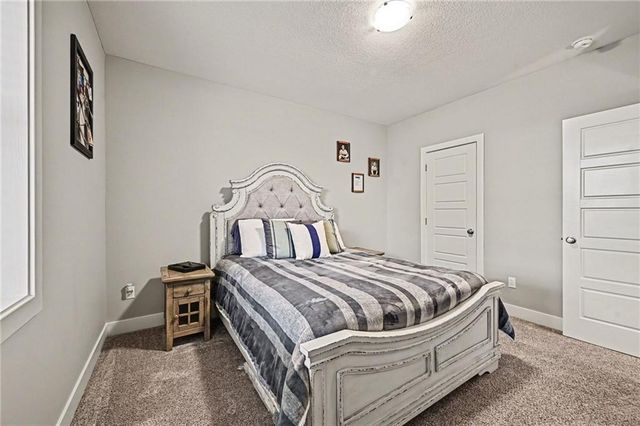 8715 NW 74th Terrace, Kansas City, MO 64152