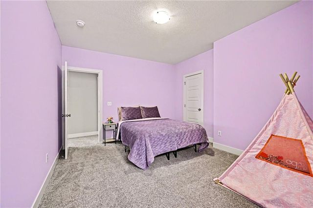 8715 NW 74th Terrace, Kansas City, MO 64152