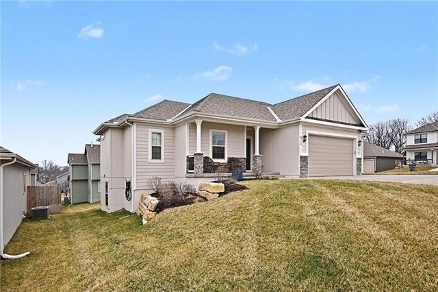 8715 NW 74th Terrace, Kansas City, MO 64152