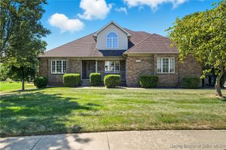 2404 Plum Woods Drive, Sellersburg, IN 47172