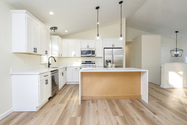 6 Prospect Street, Putnam, CT 06260