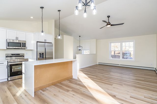 6 Prospect Street, Putnam, CT 06260