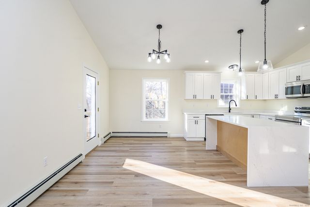 6 Prospect Street, Putnam, CT 06260