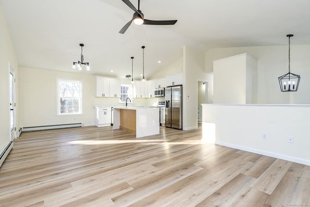 6 Prospect Street, Putnam, CT 06260