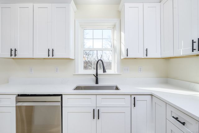 6 Prospect Street, Putnam, CT 06260