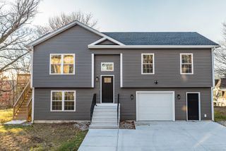 6 Prospect Street, Putnam, CT 06260