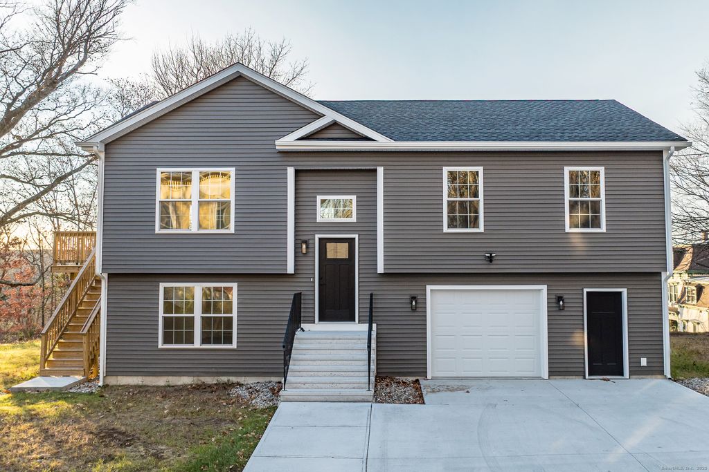 6 Prospect Street, Putnam, CT 06260