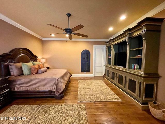 195 Rock Point Drive, Vonore, TN 37885