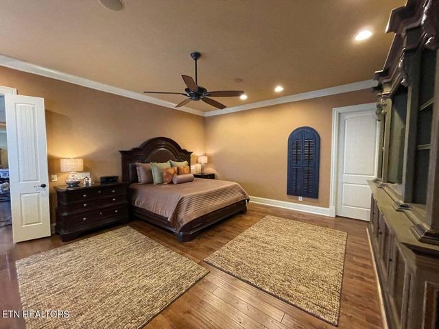 195 Rock Point Drive, Vonore, TN 37885