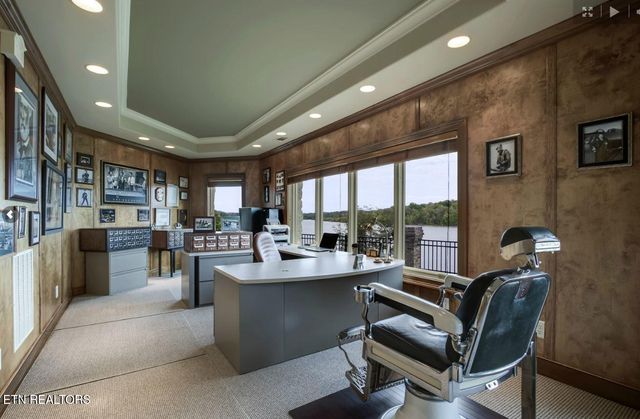 195 Rock Point Drive, Vonore, TN 37885