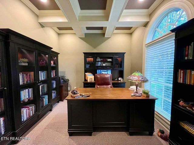 195 Rock Point Drive, Vonore, TN 37885