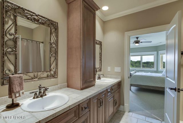 195 Rock Point Drive, Vonore, TN 37885