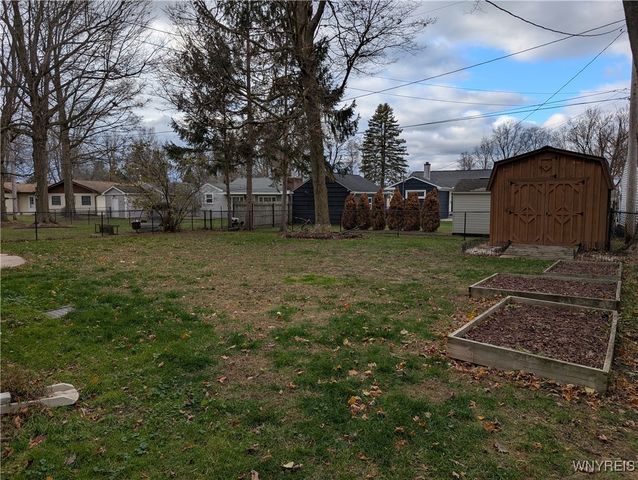 13 Crescent Drive, Newstead, NY 14001