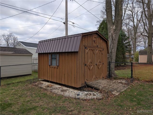 13 Crescent Drive, Newstead, NY 14001