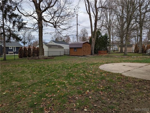 13 Crescent Drive, Newstead, NY 14001