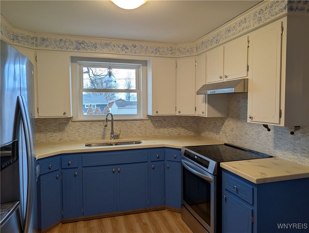 13 Crescent Drive, Newstead, NY 14001