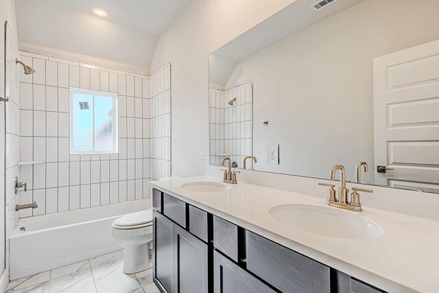 177 Peninsula Point Drive, Montgomery, TX 77356