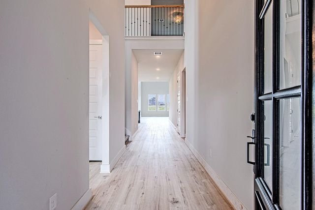 177 Peninsula Point Drive, Montgomery, TX 77356