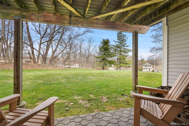 4 Tudor Circle, Yorktown Heights, NY 10598
