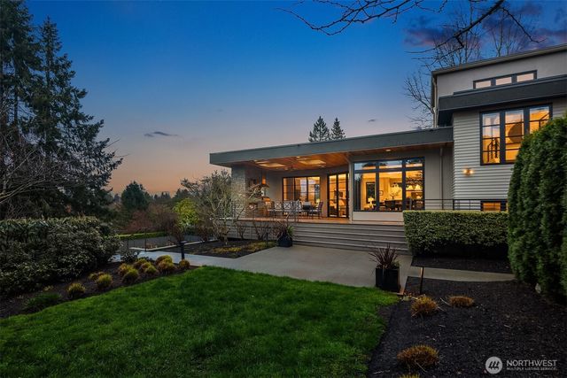 9036 NE 26th Street, Clyde Hill, WA 98004