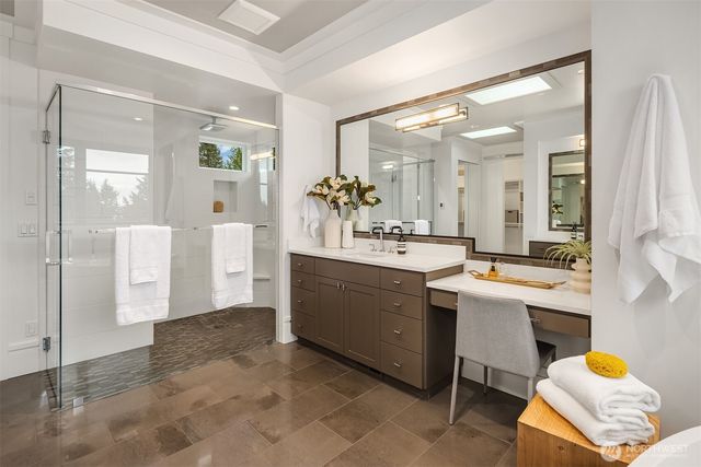 9036 NE 26th Street, Clyde Hill, WA 98004