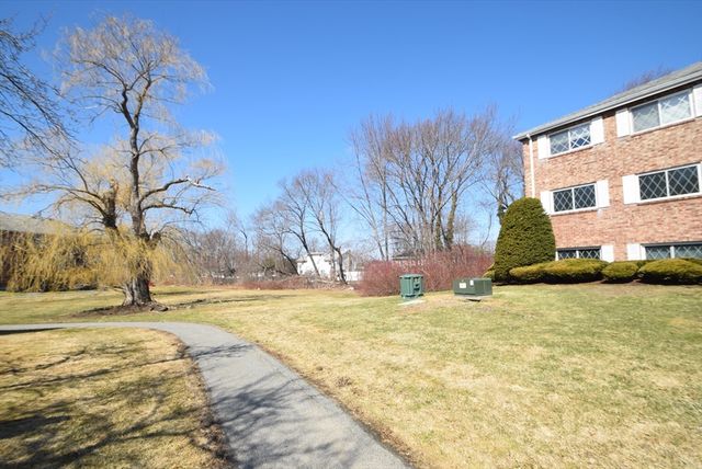 21 Fernview Ave 8, North Andover, MA 01845