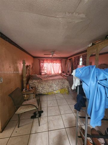 831 NW 140th St, Miami, FL 33168