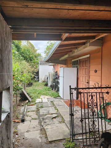 831 NW 140th St, Miami, FL 33168