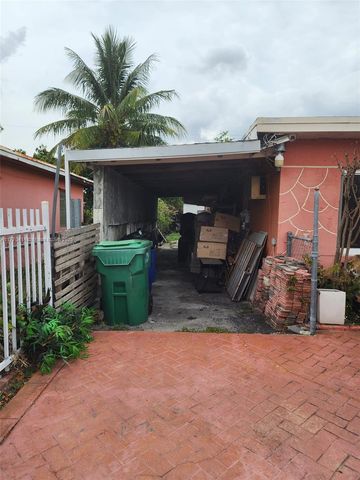 831 NW 140th St, Miami, FL 33168