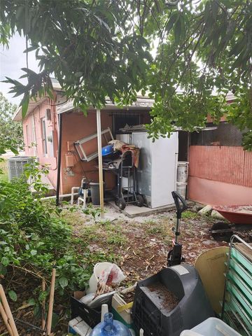 831 NW 140th St, Miami, FL 33168